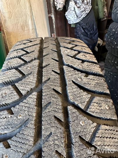 Bridgestone Blizzak Ice 215/65 R16