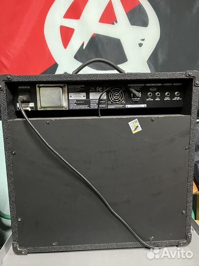 Гитарный комбоусилитель