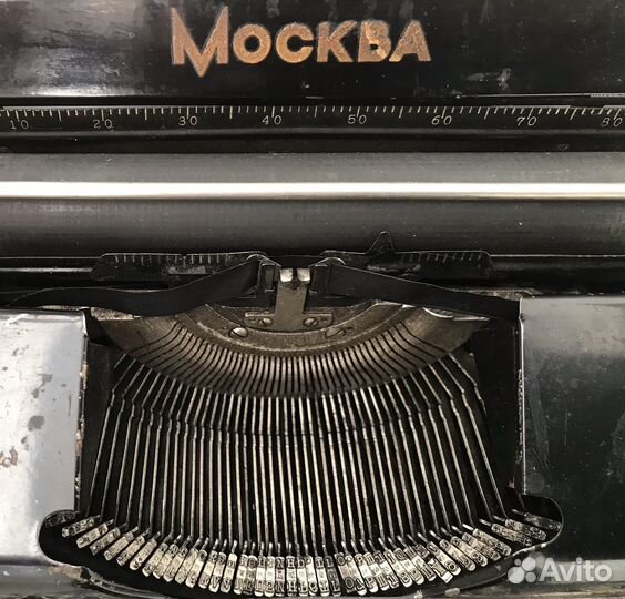 Печатающая машинка «Москва« времен СССР