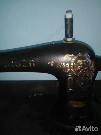 Швейная машинка зингер