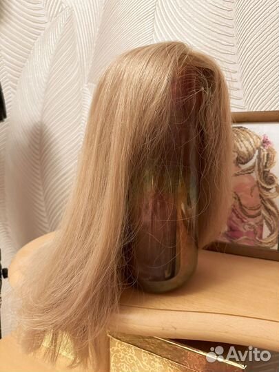 Парик из натуральных волос блонд