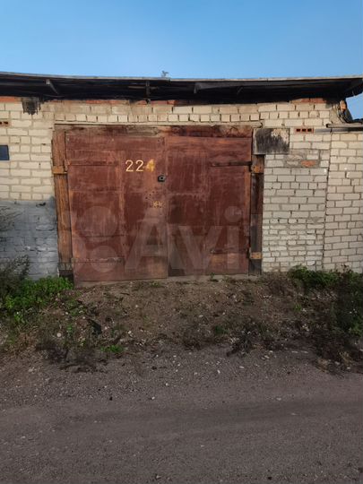 Гараж, > 30 м²