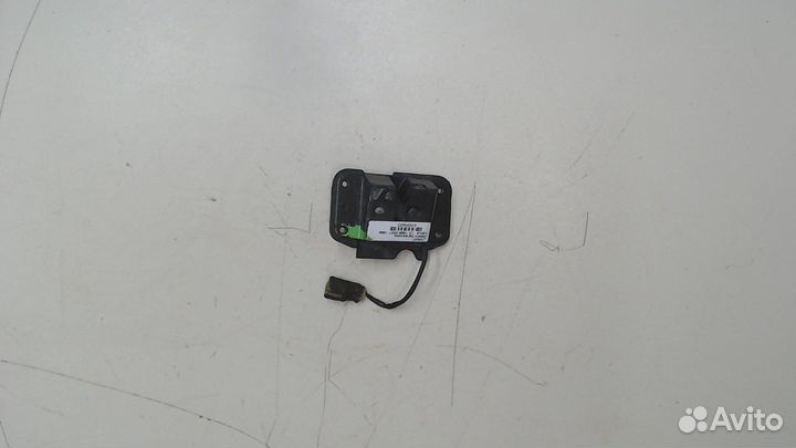 Замок багажника Lexus LX, 1999