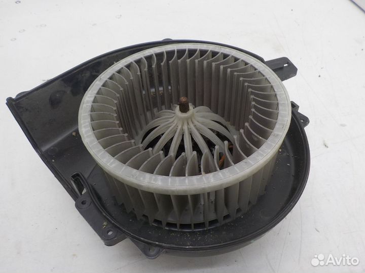 Мотор печки Skoda Rapid 2013