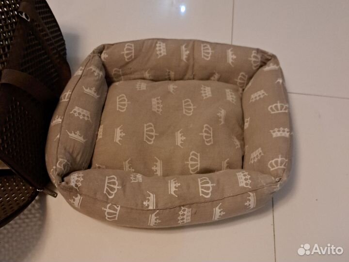 Сумка и лежанка для переноски животных