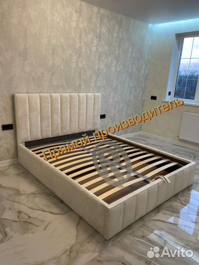 Кровать двухспальная с подьемным механизмом