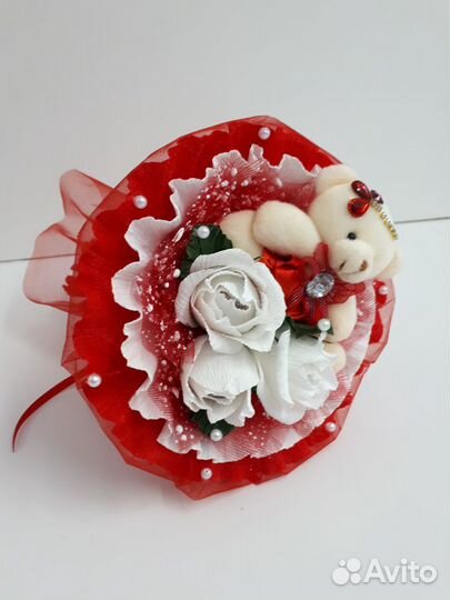 Букет с конфетами и игрушкой