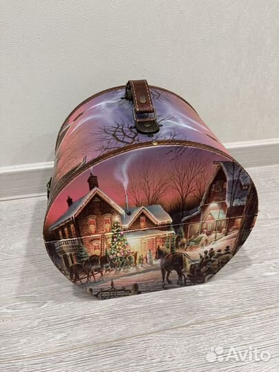 Подарочная коробка и ящик для подарка