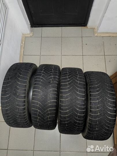 Pirelli Ice Zero 215/55 R16 97T