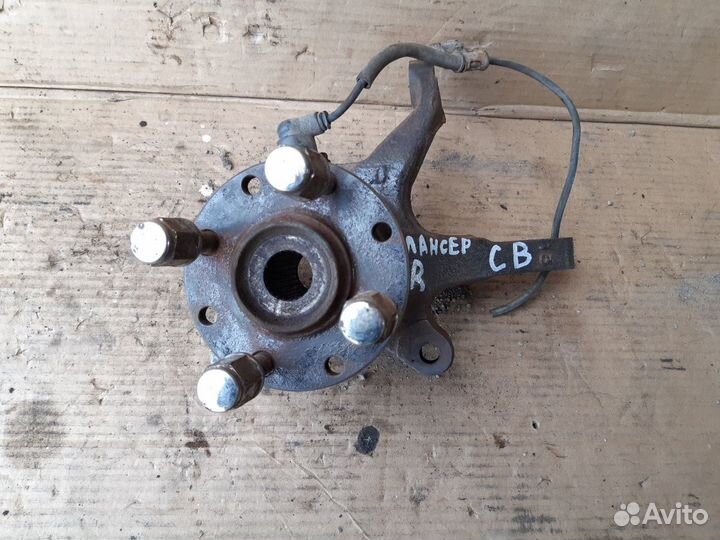 Кулак поворотный Митцубиси Ланцер CB 92-00