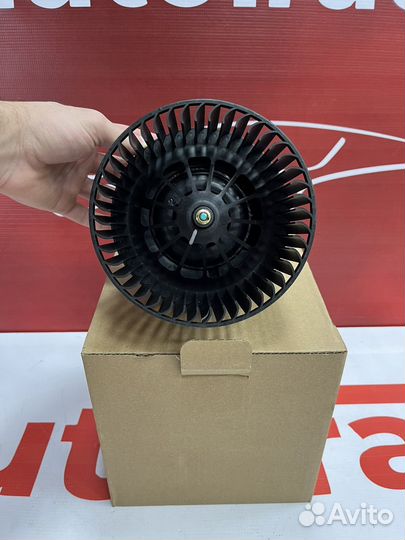 Моторчик отопителя Ford Focus 2-3