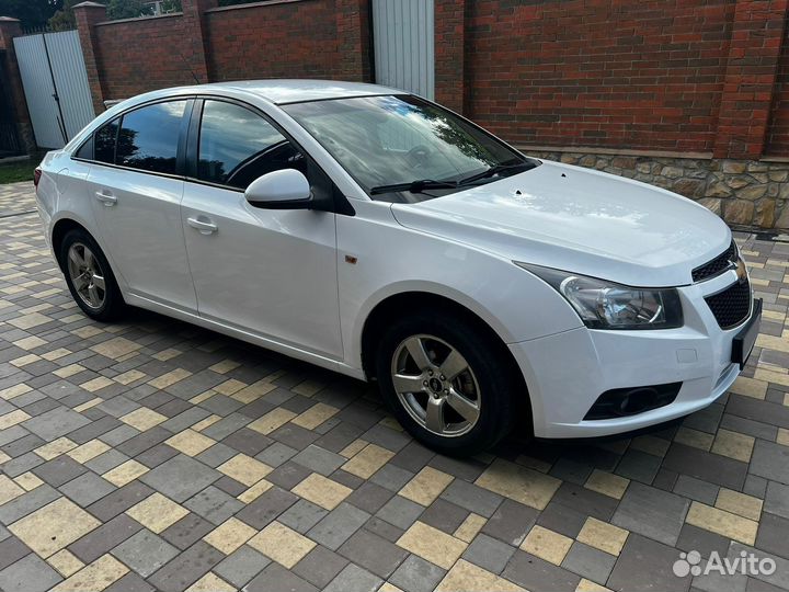 Chevrolet Cruze 1.8 МТ, 2010, 200 000 км