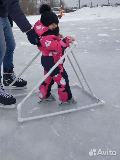 Опора для обучения катанию на коньках
