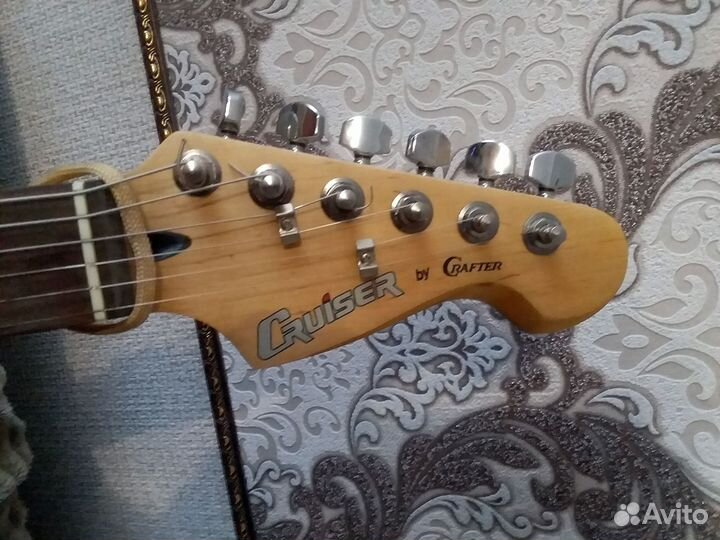 Электрогитара, комбоусилитель, стойка, чехол и др