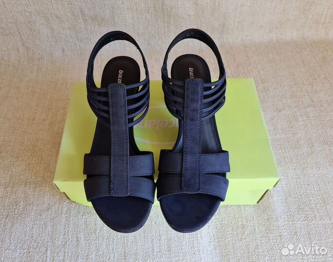 Новые босоножки женские на каблуке 40