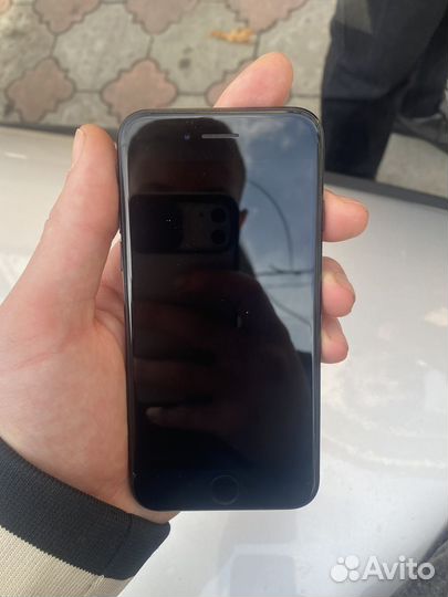 iPhone SE (2022), 64 ГБ