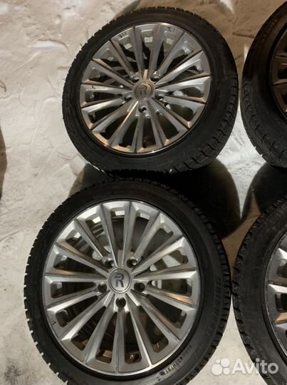 R17 Bridgestone Blizzak Ice 225/45, PCD 5x120 DIA 38