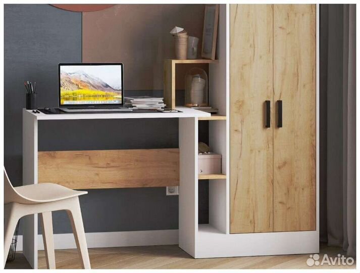 Компьютерный стол в стиле IKEA