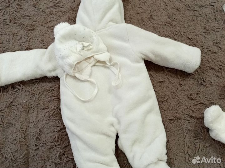 Утеплённый комбинезон + зимняя шапка детская