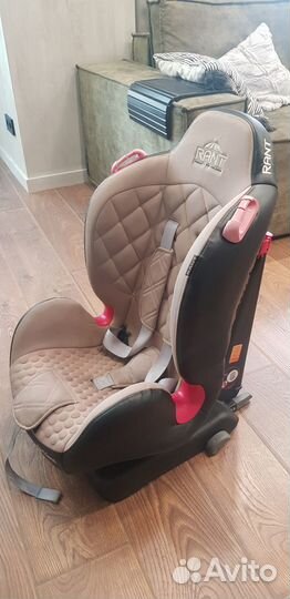 Автомобильное кресло