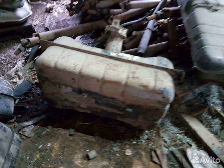 Бензобак на иж ода и волга.ока,ваз