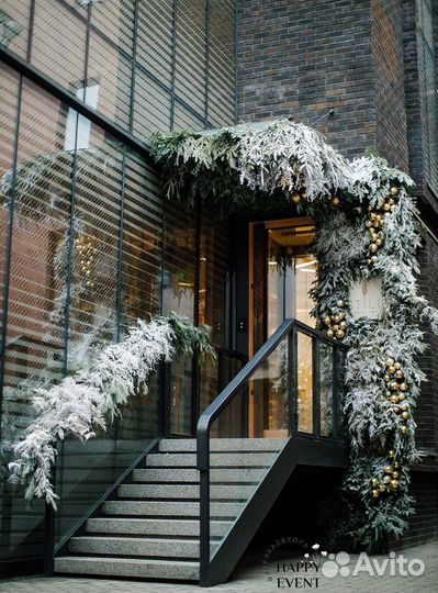 Оформление входной группы, витрин магазина