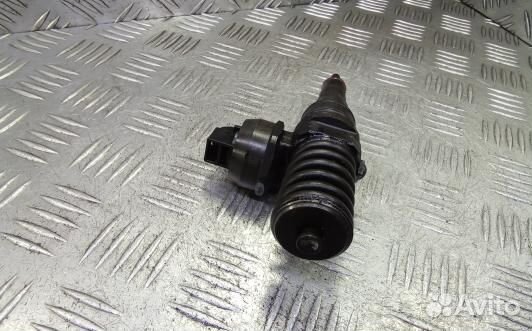 Форсунка дизельная audi A4 B7 (5DN26AL03)