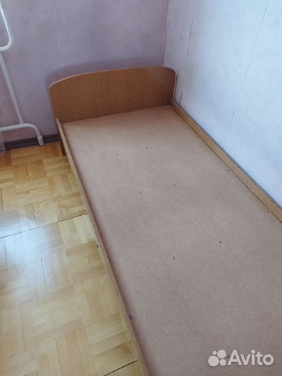 Кровать односпальная с матрасом