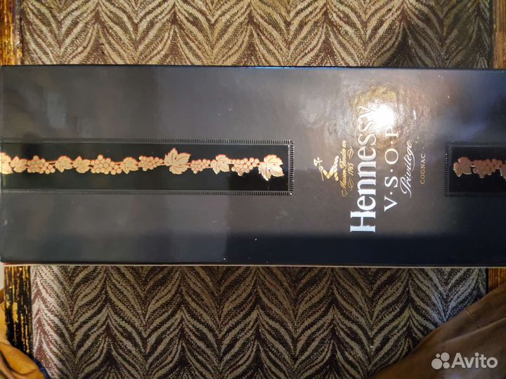 Пустая бутылка от коньяка хенесси, 1л, в коллекцию