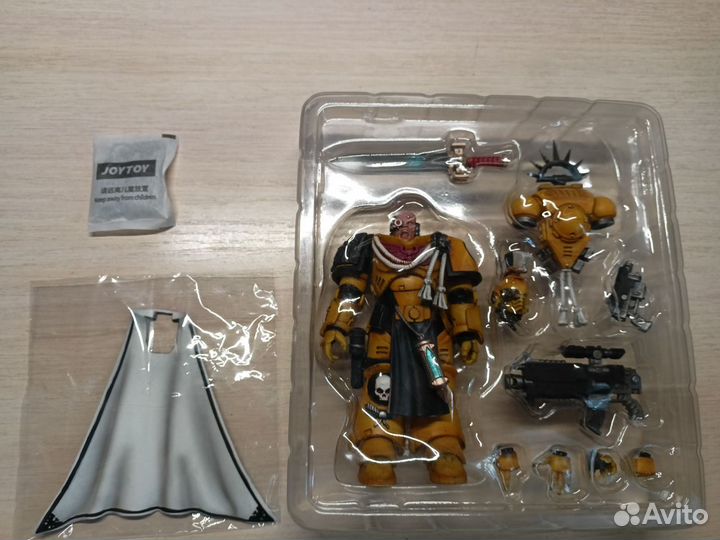 Warhammer 40000 Joy Toy Imperial Fists Captain