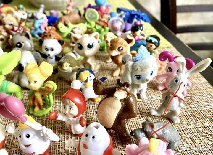 Детские игрушки из киндера Kinder Surprise