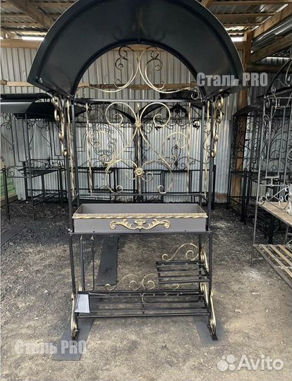 Мангал с крышей