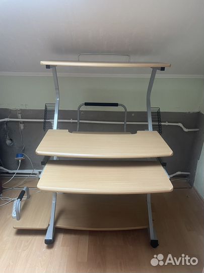 Компьютерный стол