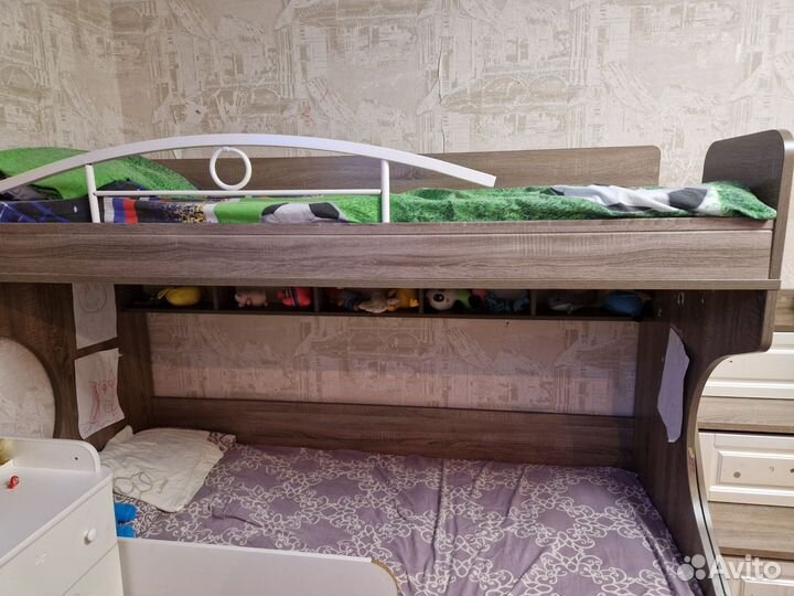 Двухъярусная кровать бу с матрасами