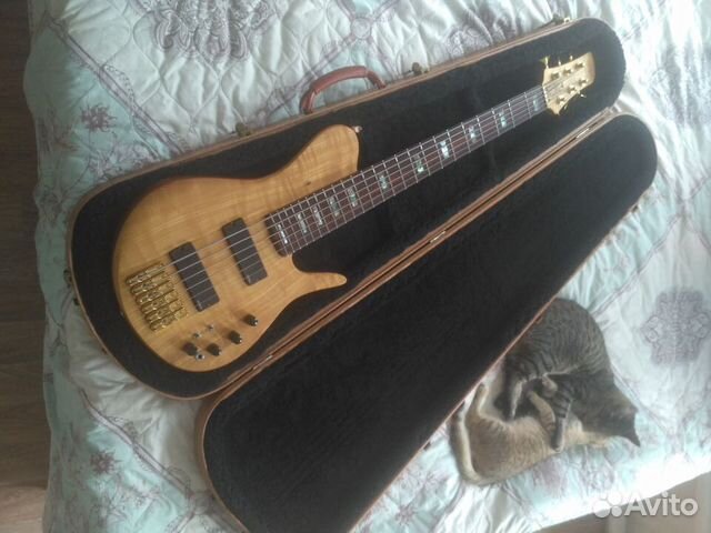 Sobgayda custom Golden Light 6-strring bass