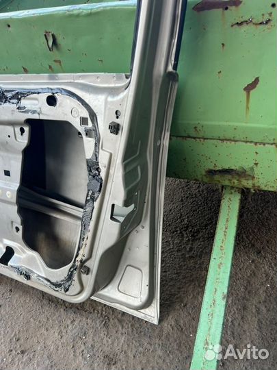 Дверь боковая передняя правая Ford Mondeo 3 седан