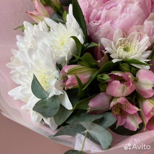 Букет цветов «Капкейк» (пион, альстромерия)