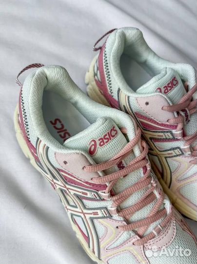 Кроссовки женские Asics Gel Kahana 8