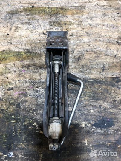 Домкрат штатный VW Polo, Lupo, Arosa Арт. 77310