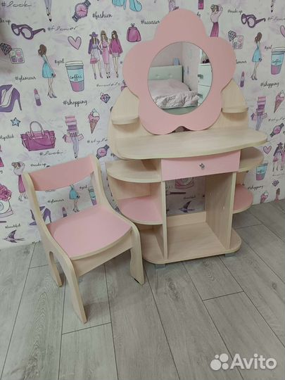 Детский туалетный столик для девочки