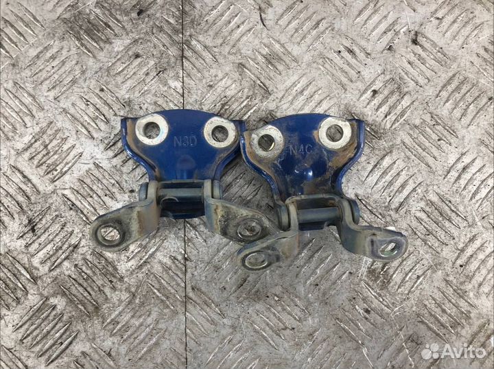 Петли двери задней левой Шевроле Лачетти