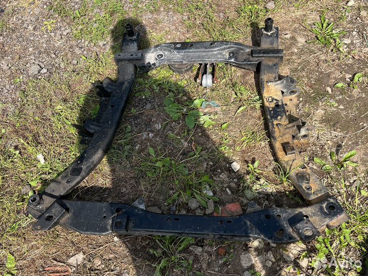 Рено каптюр подрамник 1,6 сvt