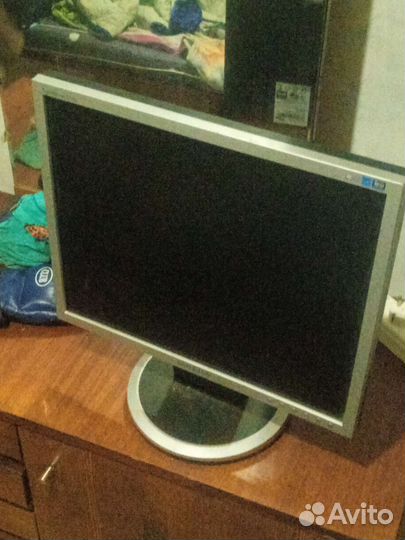 2 монитора 2 персональных компьютеров 2 двд