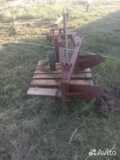 Плуг на минитрактор
