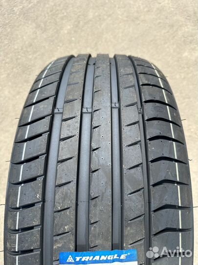 Triangle EffeXSport TH202 235/45 R18 98Y