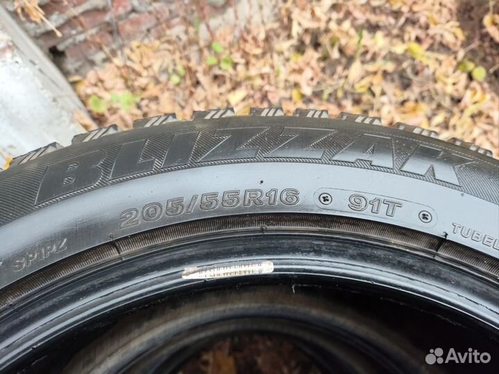 Bridgestone Blizzak Spike-01 205/55 R16