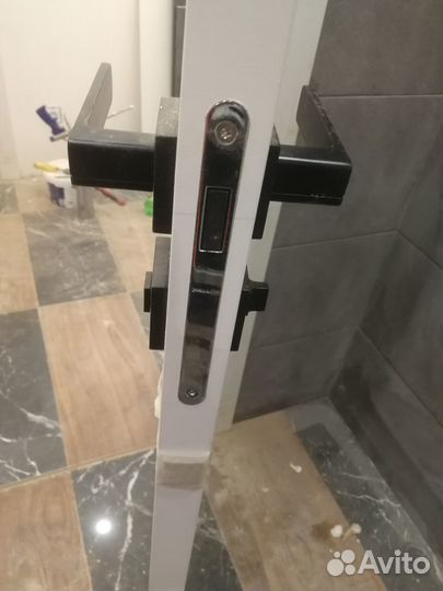 Установка межкомнатных дверей