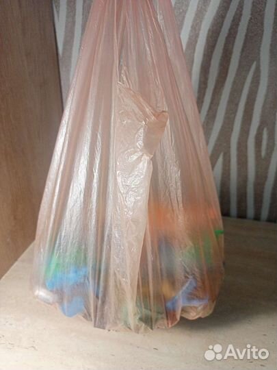 Пакет солдатиков и машинок