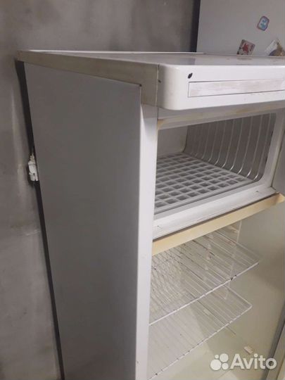 Холодильник бу маленький