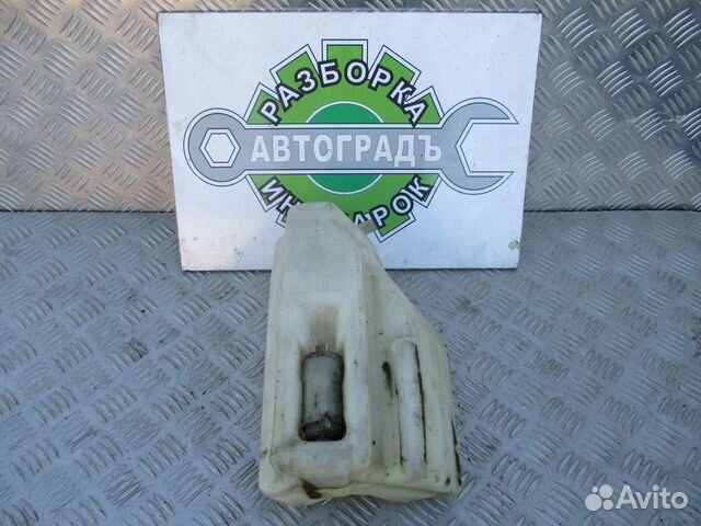 Бачок омывателя Mercedes Bens w123